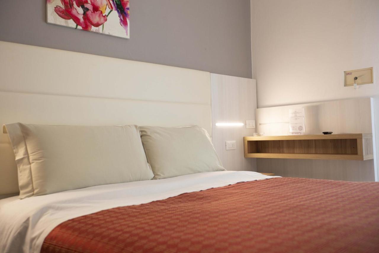 Hotel Explorer Cervia Exterior foto