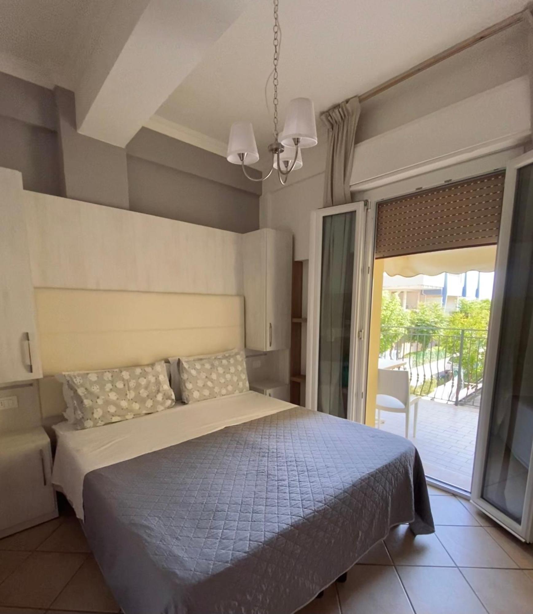 Hotel Explorer Cervia Exterior foto