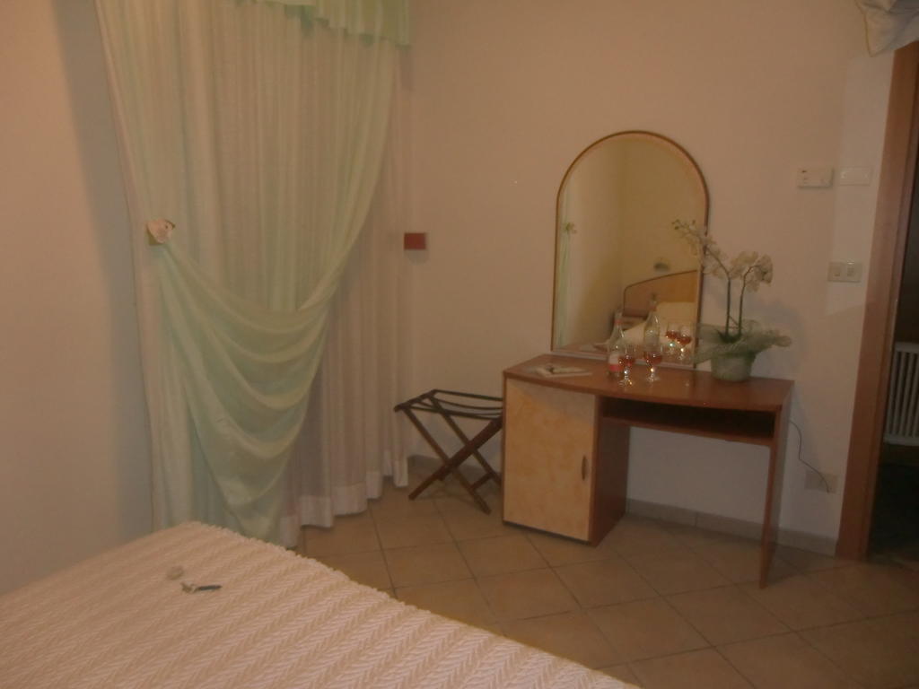 Hotel Explorer Cervia Exterior foto